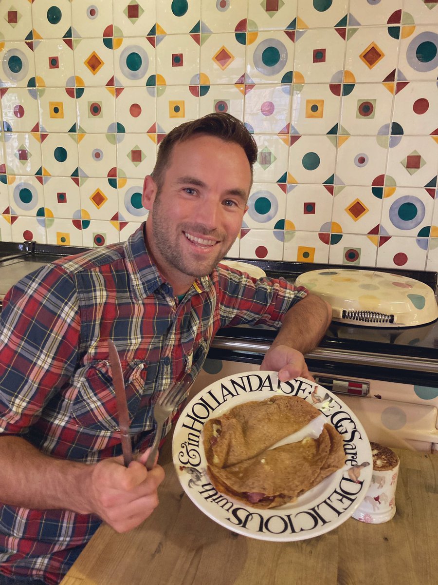 Thank you for the Stokie Oatcake recommendations! We popped in to @EmmaBridgewater so had a cheese and bacon one there 💖