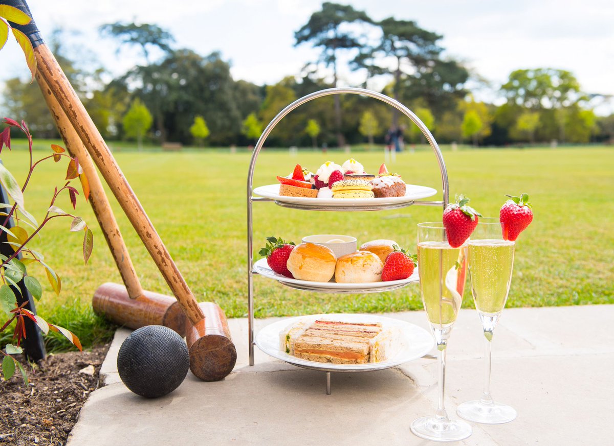 One of the great English traditions is of course afternoon tea, and where better to celebrate #AfternoonTeaWeek than in one of England’s very first country house hotels? 🍰🥂🍓