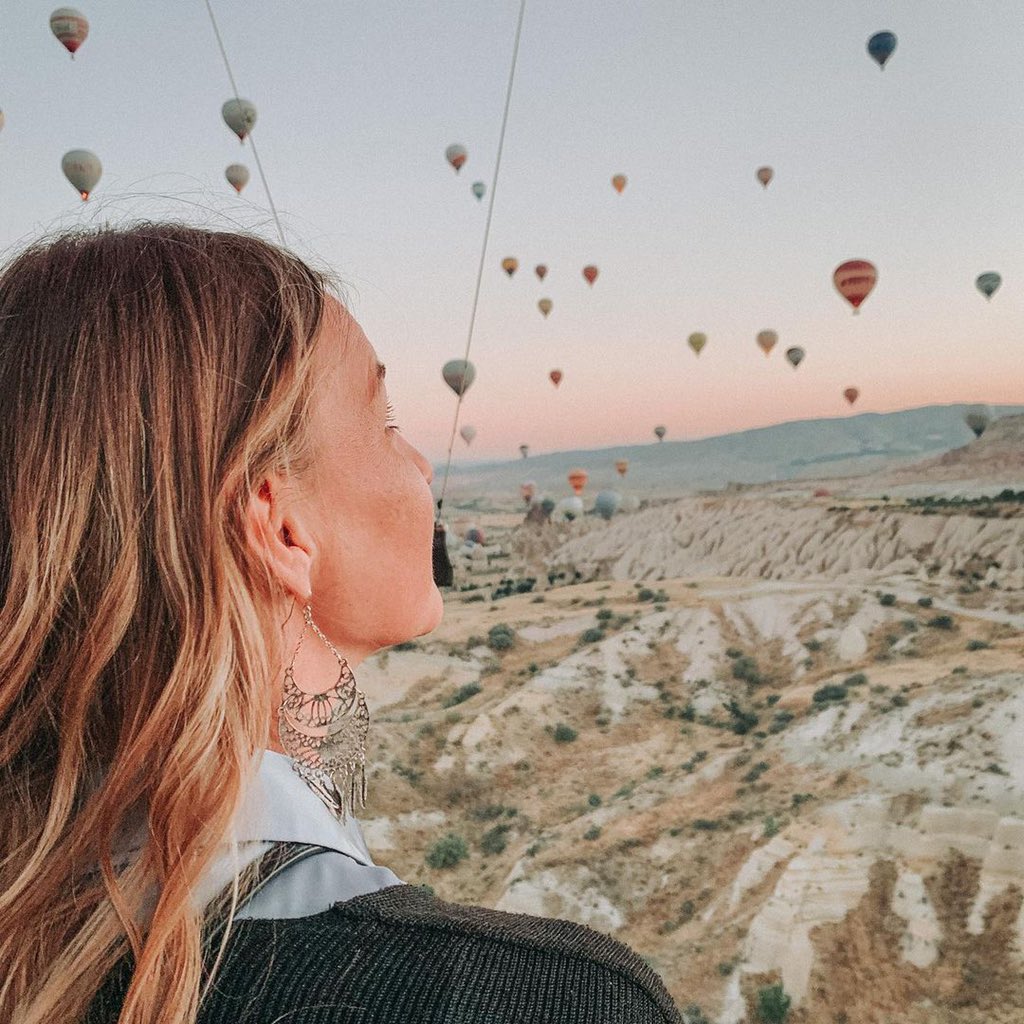 Фотографии прекрасных девушек – единственное, что способно скрасить начало рабочей недели 😍