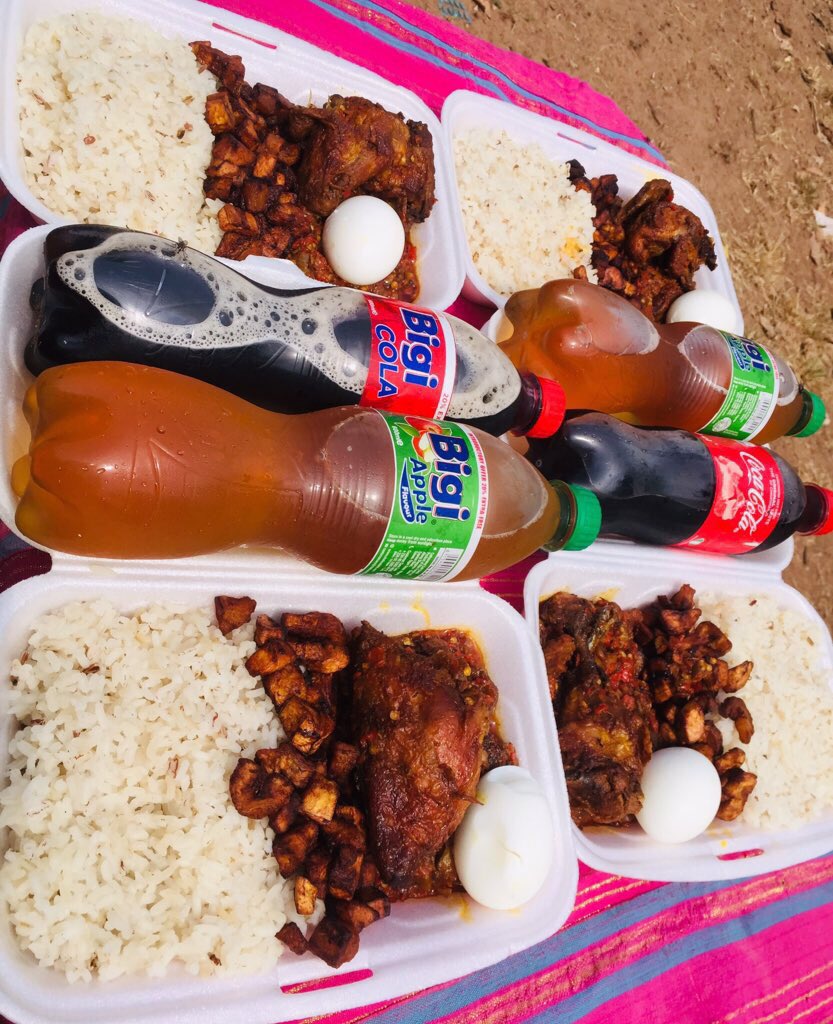 ____whitney_'s tweet photo. A very generous person is paying for lunch for 5 people within Ibadan💃🏾😌
Comment below on why you should be picked and @CitizenPeper would pick the winners
Note, You’d be paying 20%(#400) of total cost and delivery charges are on you please, you can also pick up #smallsupport https://t.co/7nnO3DjWvI