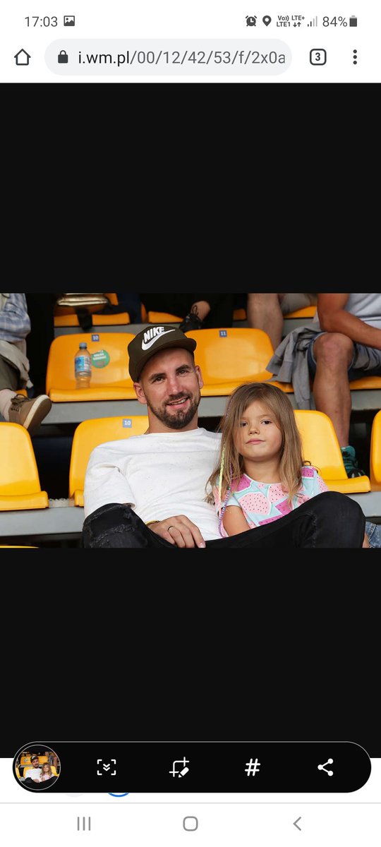 Pietron_Maikel's tweet photo. Przyszedł czas kiedy córka sama pyta czy pójdziemy na mecz😉widzi stadion codziennie,a jak jeszcze oświetlenie rozbłyśnie to trzeba tam być 🙂@ZKSOlimpia
#NoweRozdanie #Oświetlenie #ŚwietnaGra
#3PUNKTY👏👏👏 https://t.co/HXZDz3ofht