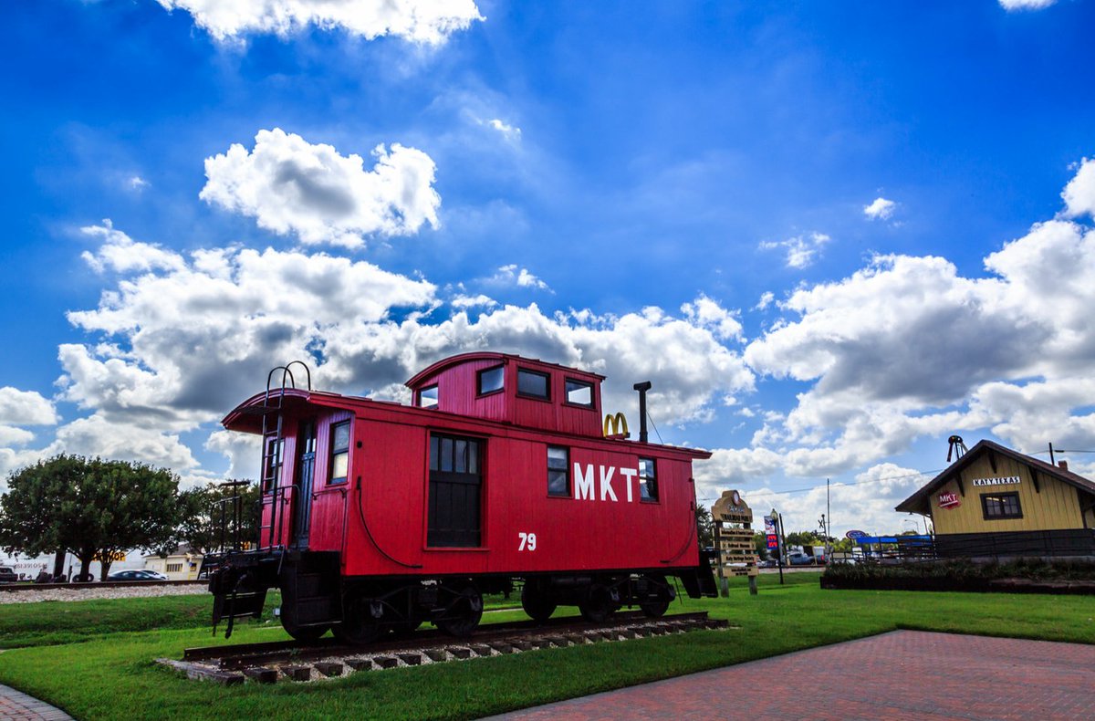 KatyMagazine's tweet photo. Don’t miss these 40 FUN THINGS TO DO IN KATY! https://t.co/MHJxVPXcUY #Bucees #WillowForkPark #LaCenterra #KatyMarketDays #MKTDistillery #TyphoonTexas #GeorgeBushPark #MasonroadSkateCenter #CentralGreenPark #andrettiIndoorKarting #MomentumIndoorClimbing #ExplorationPark https://t.co/f5JRkwAAup