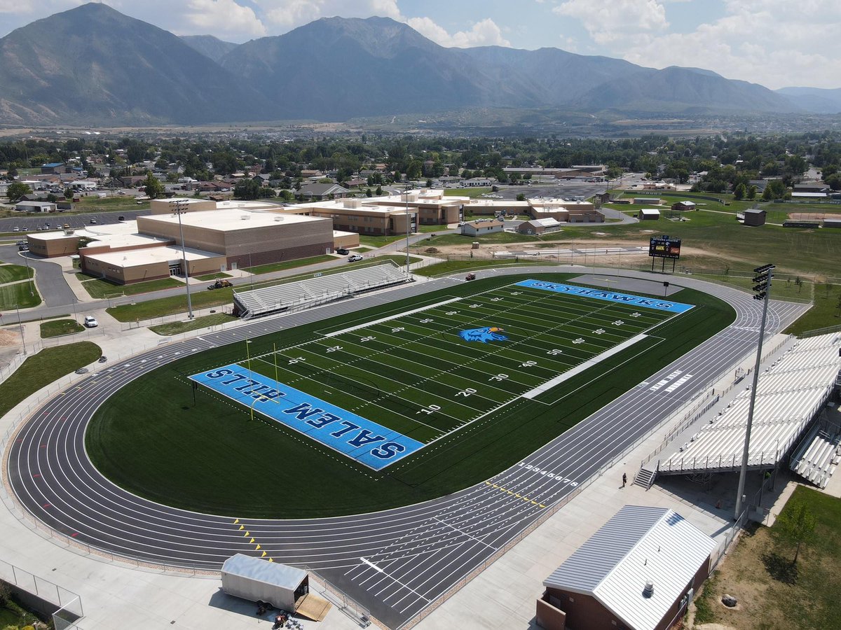 BeynonSports's tweet photo. Two fantastic installations for @NeboDistrict
at @spanishforkhigh and Salem Hills High School. Great team project featuring @FieldTurf Vertex system,
@BeynonSports Sports BSS 200 track and Renner post-tensioned concrete base.
Thank you for your trust.
#OneCompanyOneSolution https://t.co/n5YRTv8RjP