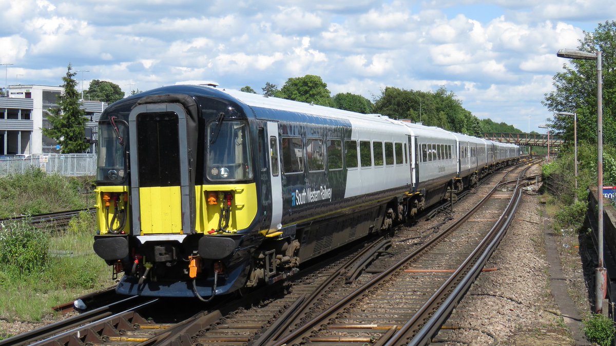 williampgwebb's tweet image. The #Class442 #WessexElectric units didn't last very long in service with #SouthWesternRailway as they were repeatedly withdrawn and taken out of service again in March 2020 due to the #COVID19Pandemic and were permanently withdrawn by #SouthWesternRailway in March 2021
