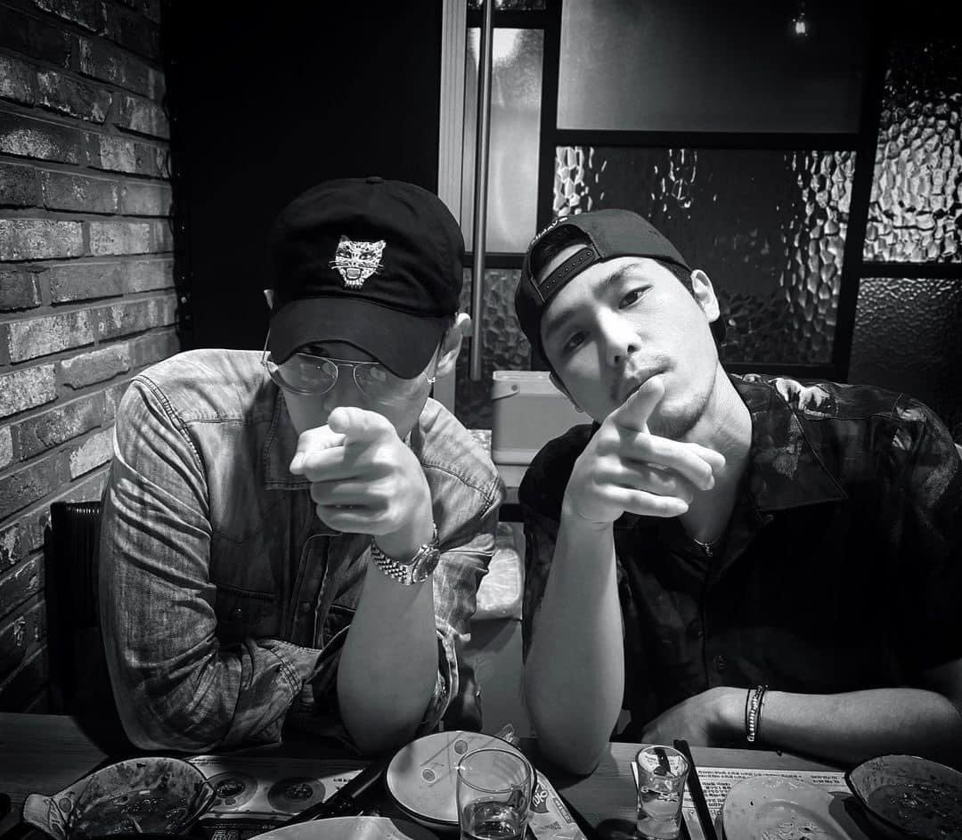 yyyyyy12371's tweet photo. 탑 &amp; 식k https://t.co/cMIGSTbddr