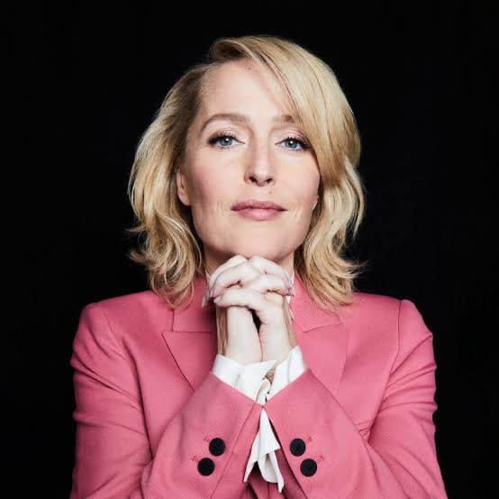 "I hope everyone that is reading this is having a really good day. And if you are not, just know that in every new minute that passes you have an opportunity to change that." 

Gillian Anderson 

Happy Birthday to this lady! <a href="/GillianA/">Gillian Anderson</a>