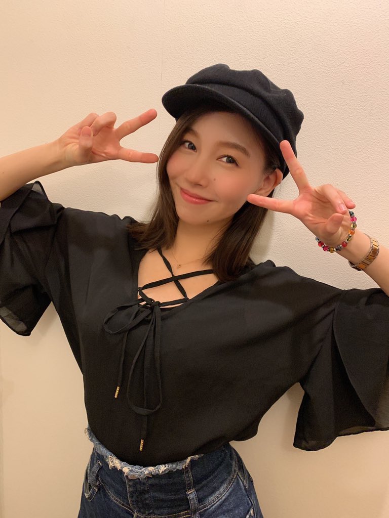 mimimi810's tweet photo. ２０２１年８月１０日
２７歳になりました〜♡

1920g 43cm で産まれた私も
こんなに立派になりました！

この1年も、沢山笑って生きていきたいと思います😌！

家族、友達、お世話になった方々、応援してくれるファンのみなさん。

これからも沢山お世話にならせて頂きます🙏💓
みんなに幸あれ！🍀 https://t.co/x58XsBWzSE