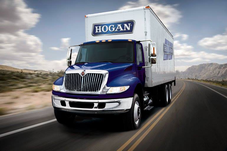 Drive4Hogan's tweet photo. Attention CDL Straight Truck Drivers!!  Hogan is #hiring!  How does home daily &amp; a weekly minimum guarantee sound?  What about a 4 day work week?  If you have a CDL A or B and have at least 6 months of experience we want to hear from you!  Apply today! https://t.co/YjwHFF8Jbj https://t.co/iK7vj8rhw9