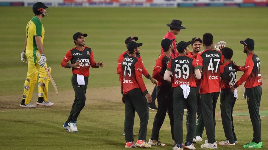 SportshourI's tweet photo. बांग्लादेश ने 5वें टी 20 मैच में ऑस्ट्रेलिया को 62 रन पर किया ऑल आउट, 4-1 से जीती सीरीज.

#AusvsBan https://t.co/9aoBkq9N5F