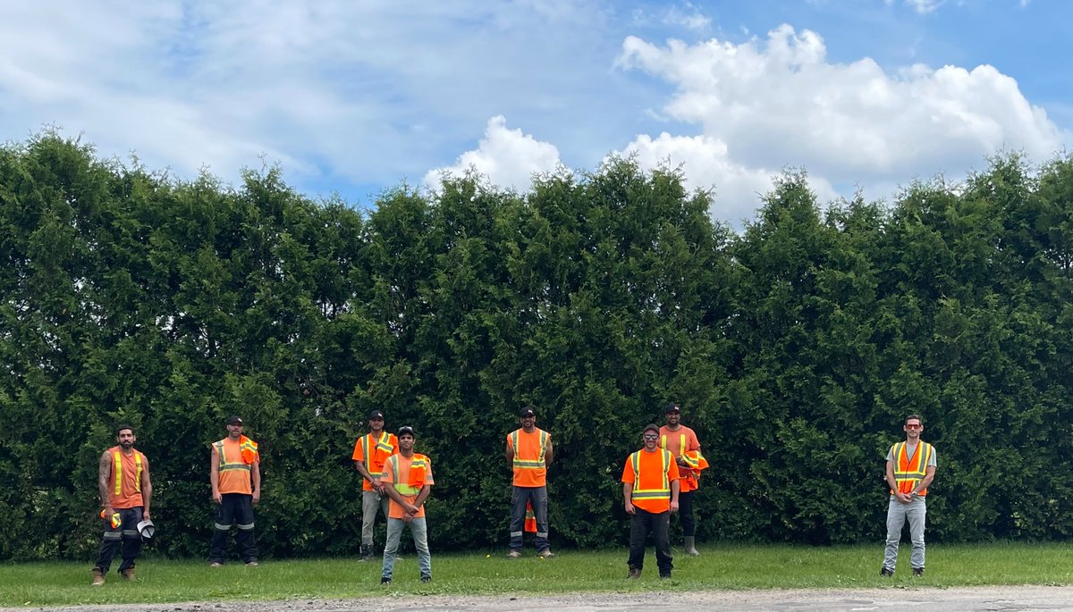 LiUNA1059's tweet photo. Today's #MemberMonday! #Local1059 members providing Rogers Fibre Optic in Komoka for Lorron Technologies Inc. This snap was taken during a site visit by Biz Rep Josh Stewart. #skilledtrades #ldnont #liuna #construction #BuildingLondonOnt https://t.co/iUqEC0FyBj