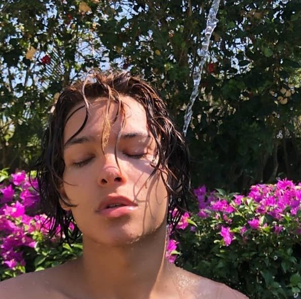 💭 (@omarthinker) on Twitter photo 