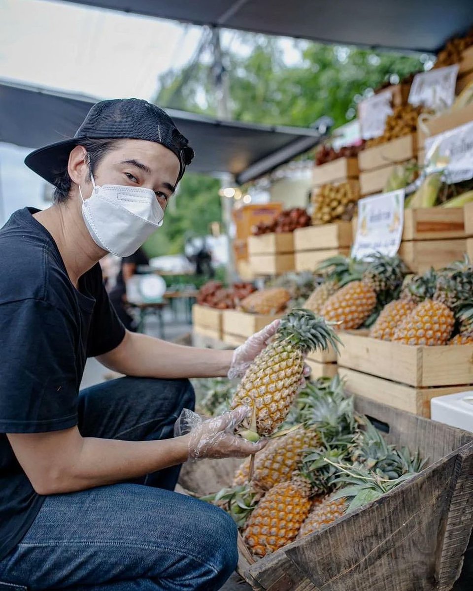 MariOh_Maurer's tweet photo. At Punsuk Market🤟🍍🍋🍈🍌🍊🍒
@MariOh_Maurer @MarioMaurerLuv @Mario_mm38 #mariomaurer #keuter #cbadgirl #workwithmario https://t.co/Gp9SUXcC5C