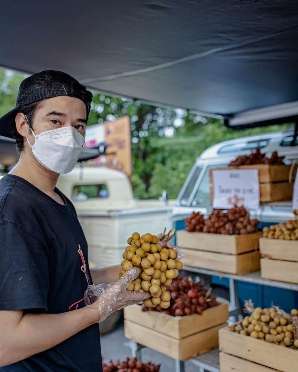 MariOh_Maurer's tweet photo. At Punsuk Market🤟🍍🍋🍈🍌🍊🍒
@MariOh_Maurer @MarioMaurerLuv @Mario_mm38 #mariomaurer #keuter #cbadgirl #workwithmario https://t.co/Gp9SUXcC5C