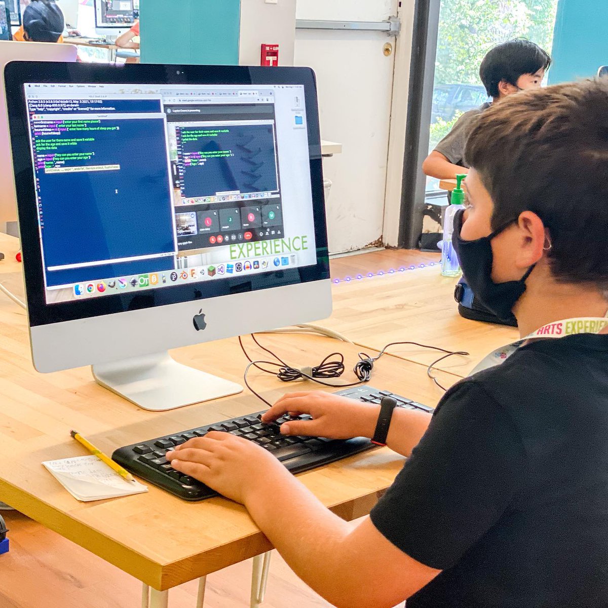 thedaexperience's tweet photo. Wanted to share some photos of kids in their creative zones! 💡

#createsomethingamazing #letyourcreativityshine #summercamp #steameducation https://t.co/j2LcSQKqeY