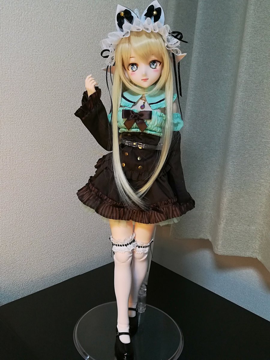 アゾンのショコラなメイドさんセット
バニードレスと似た系統の服買っちまったかと思ったがなかなかどうして違うとこが多い 