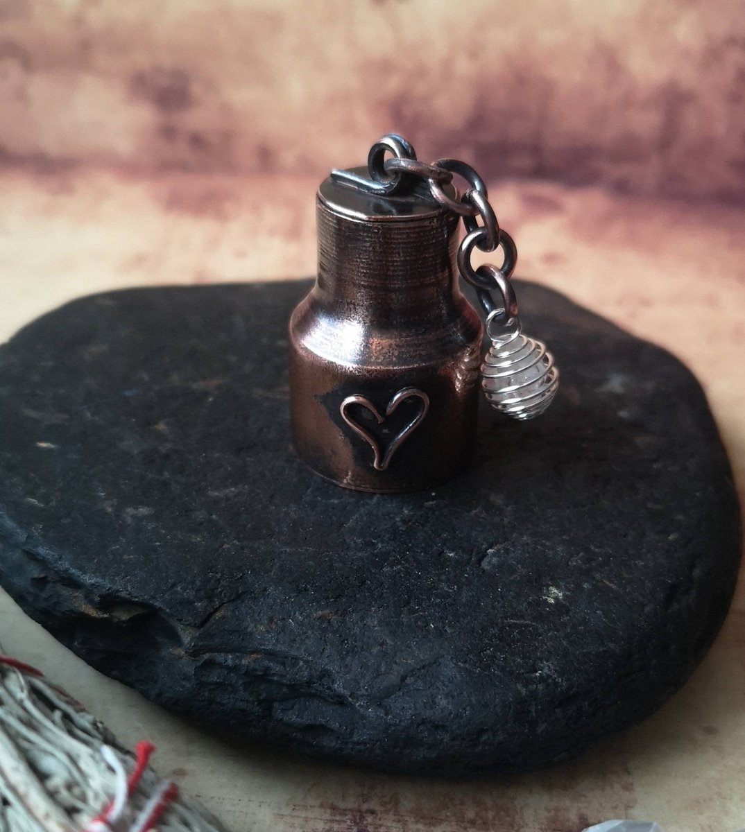 Melanie260198's tweet image. Thanks for the kind words! ★★★★★ "Absolutely beautiful piece, I’m never disappointed with my purchases 

Thankyou 😊" rachellouisecherry #shamantools #shamanictools #witchgifts etsy.me/3CpCN1L