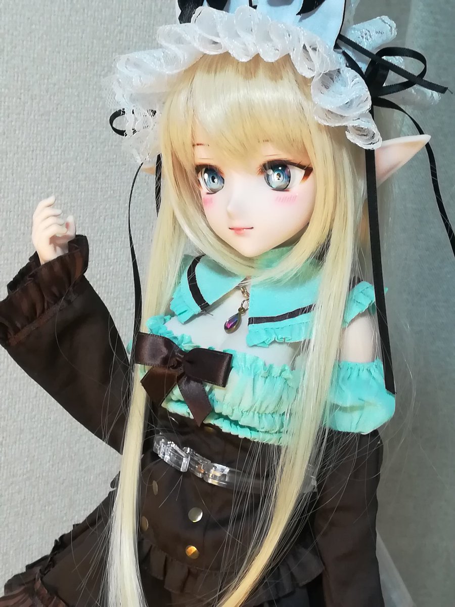 アゾンのショコラなメイドさんセット
バニードレスと似た系統の服買っちまったかと思ったがなかなかどうして違うとこが多い 