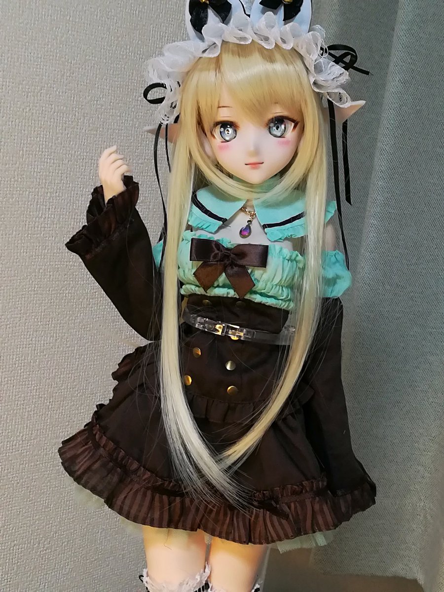 アゾンのショコラなメイドさんセット
バニードレスと似た系統の服買っちまったかと思ったがなかなかどうして違うとこが多い 