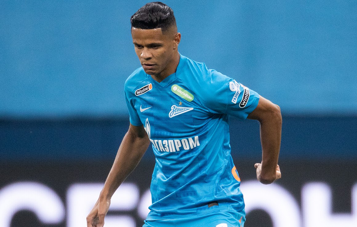 Douglas Santos comemora primeiro título com o Zenit: Oficialmente