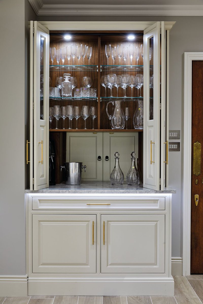 stonehamkitchen's tweet photo. #Pantrybars are on the rise in #modernkitchen designs. Think floating #glassshelves for displaying #wineglasses and decanters, bespoke #bottledrawers and a #barshelf for drink preparation. Read our blog to see our range of #bardesigns: https://t.co/DQqkuCfzmS https://t.co/x13zSDlwXX