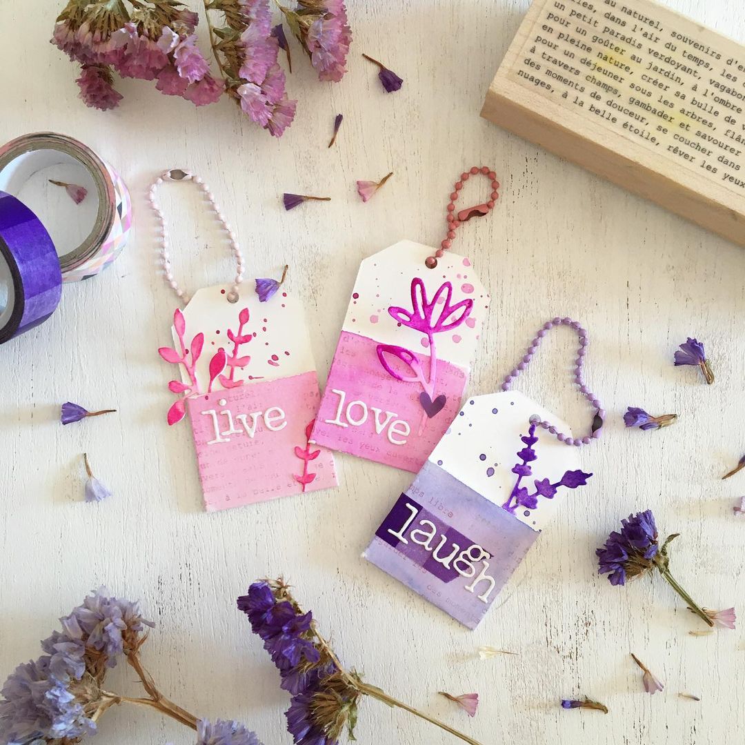 LIVE, LOVE, LAUGHT. Poco más necesitamos para ser felices.🤩

Etiquetas preciosas de <a href="/evitatwist/">Eva Torbellino</a> 💟

Más tutoriales DIY:
mtr.cool/jwrxlaqlvln

#yosoydehandbox #live #liveincolors #love #regalaunasonrisa #laugh #handbox #diy