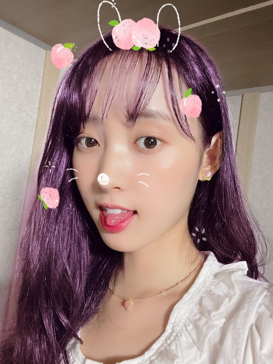 [📸]

210807💫

FNS  Artist feed Update

"Don't you  think it looks good on me?😝💜키힣ㅎㅎ"