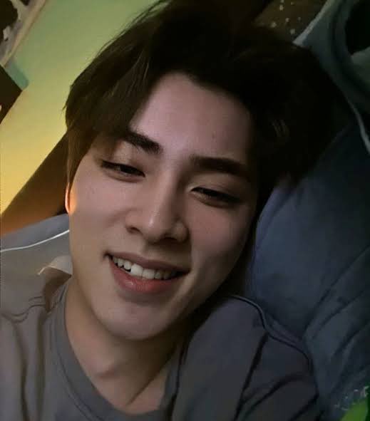 byeolbigs's tweet photo. 生日快乐！🥳💚 希望你可以每天过的开开心心，做你喜欢的事情，多吃好吃的东西。我们会一着支持你的所以你一定要加油！我们爱你！🥰🥰#HappyXiaojunDay
#肖俊0808生日快乐 https://t.co/2mrZWb3Wsw