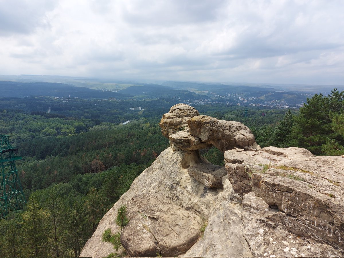 Hydr_V's tweet photo. #Caucasus #geology #sandstone #weathering 
Aeolian weathering in Kislivodsk central park. The weathered rocks are cretaceous sandstones. https://t.co/FbetVv5flc