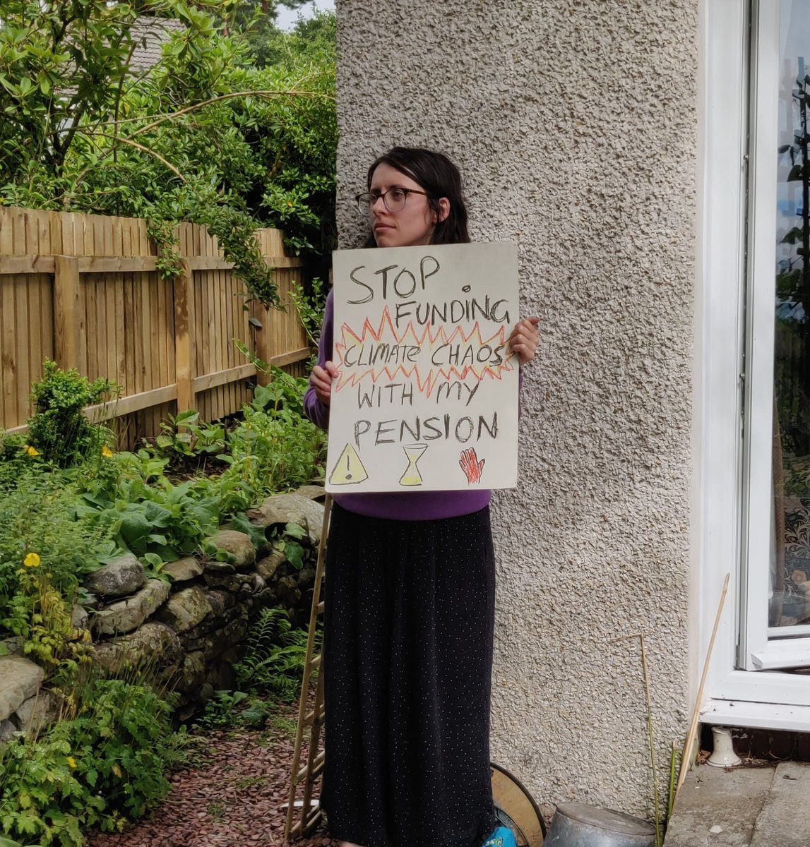 LouiseKingg's tweet photo. 30 DAYS until #StrathclydePensionFund vote on divesting from fossil fuels. I’m signing @diveststrathclyde’s OPEN LETTER to call on the @GlasgowCC pension fund committee to commit to #fossilfuel #divestment: https://t.co/oozK5tSvpW #PlanToDivest #DivestNow https://t.co/FYF9WFFW9e