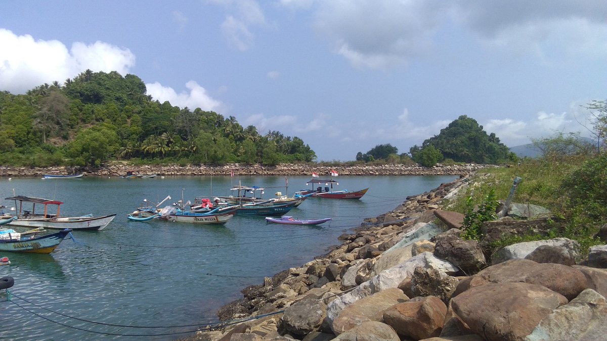 SlametRydich's tweet photo. Potret Alam sekitar ๐๐๐ฎ๐ฉ
*
#Indonesiaphotography
#pelabuhanpantaiPRIGI
#Nationalgeographic
#PRIGIbeach
#photographyeveryday
#photographyislife
#NaturePhotography
#amateurphotography
#landscape
#landscapelovers https://t.co/MXeJEd3u7a