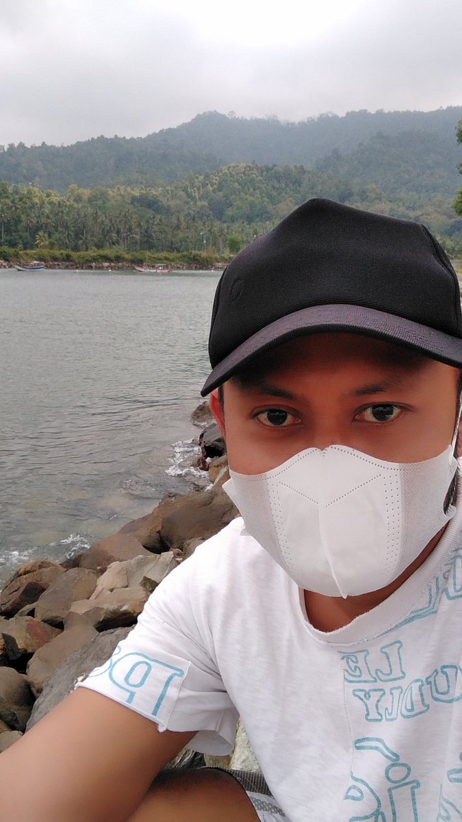 SlametRydich's tweet photo. Potret Alam sekitar ๐๐๐ฎ๐ฉ
*
#Indonesiaphotography
#pelabuhanpantaiPRIGI
#Nationalgeographic
#PRIGIbeach
#photographyeveryday
#photographyislife
#NaturePhotography
#amateurphotography
#landscape
#landscapelovers https://t.co/MXeJEd3u7a