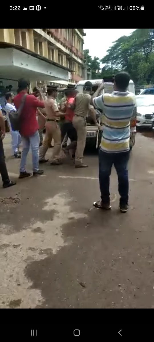 umairansari205's tweet photo. Great things happening might be a happiness of #keralamvd #keralapolice
#heartlesspeople
#ebulljet
#saveebulljet
Those who do good things are always suppressed
#keralapolice 😡 https://t.co/4SYu5cTxPo
