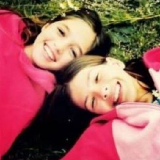 archivechini's tweet image. feliz cumpleaños Cande! que seas muy muy muy feliz 💘🌹
@Candevetranok @chinasuarez