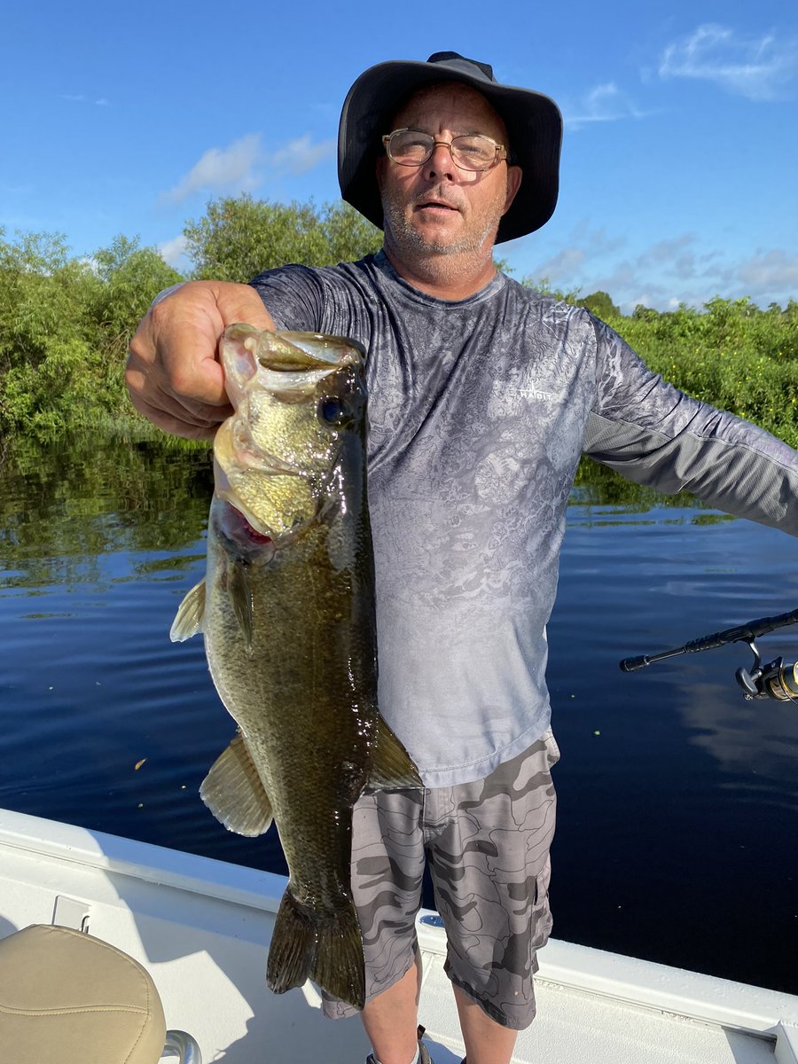 PSbassguide's tweet photo. Mickey and Steve from West Virginia with a few nice ones on Shingle Creek Saturday! Their part of the team here working the high speed rail system starting at Orlando Airport. Although a hot day, they had a great time catching, and we expect to see them again soon.
#bigtoho https://t.co/3fT9l5SqMU