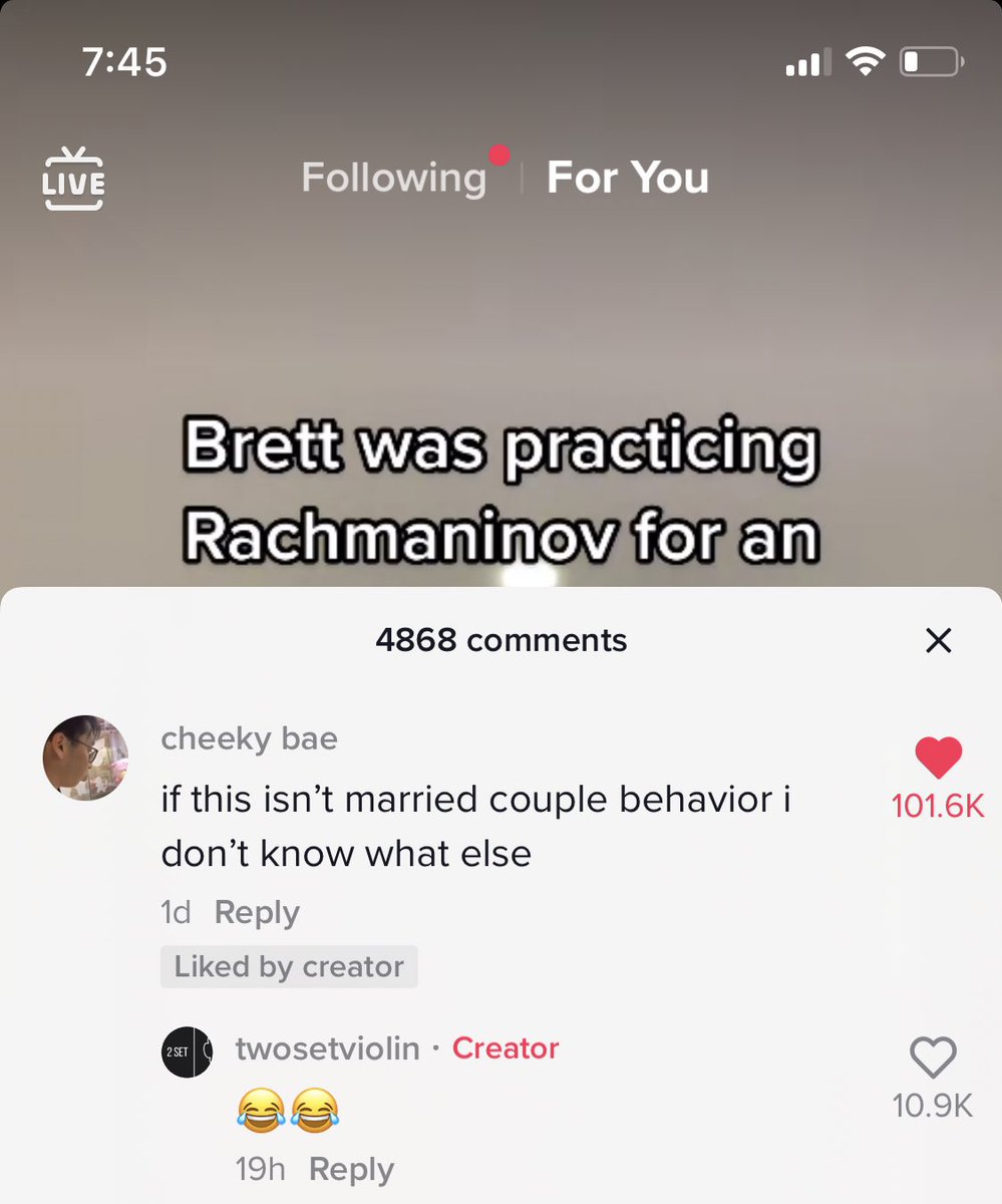twosetviolwin's tweet photo. yALL NO ONE TOLD ME THEY HAVE A VIRAL TIKTOK ???!/?:!/ tHAT HAD THIS COMMENT?!-?:!-?/!-!/ and they replied !!!

HELLO BESTIES 😭 https://t.co/LpExtvY5HZ
