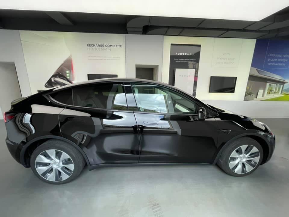 odbuku's tweet image. @tesla #ModelY made it to Paris 🇫🇷