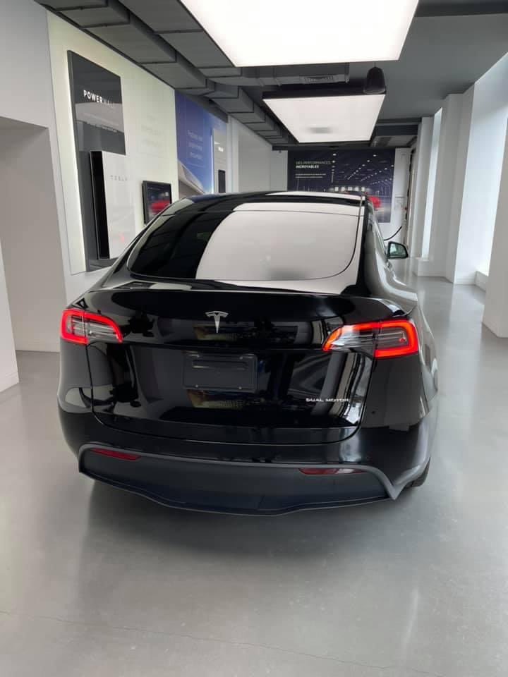 odbuku's tweet image. @tesla #ModelY made it to Paris 🇫🇷