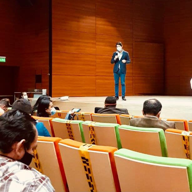 PerBarranquilla's tweet photo. El Personero de Barranquilla Miguel Ángel Alzate durante el Encuentro Nacional de Personeros realizado en Chía, Cundinamarca organizado por @FenalperCo donde resaltó la importancia del trabajo asociativo en pro del fortalecimiento de las Personerías del país #DerechosHumanos https://t.co/oJVaJg7aGy