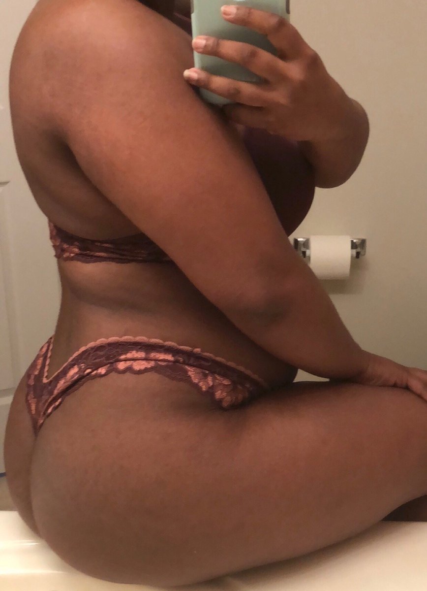 DarkerMama's tweet photo. Gut morning u nawty Boyz...... where are my fave sons wid de big hugs??? 

No peeking thru de door son 😉💥 https://t.co/rSM36GGZMK