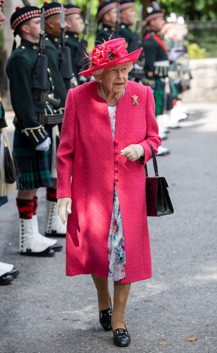 HM The Queen receives an official welcome at Balmoral from the 5 SCOTS, Balaklava Company, 5th Battalion The Royal Regiment of Scotland #Royals #Scotland #TheQueen #Balmoral #RoyalFamily