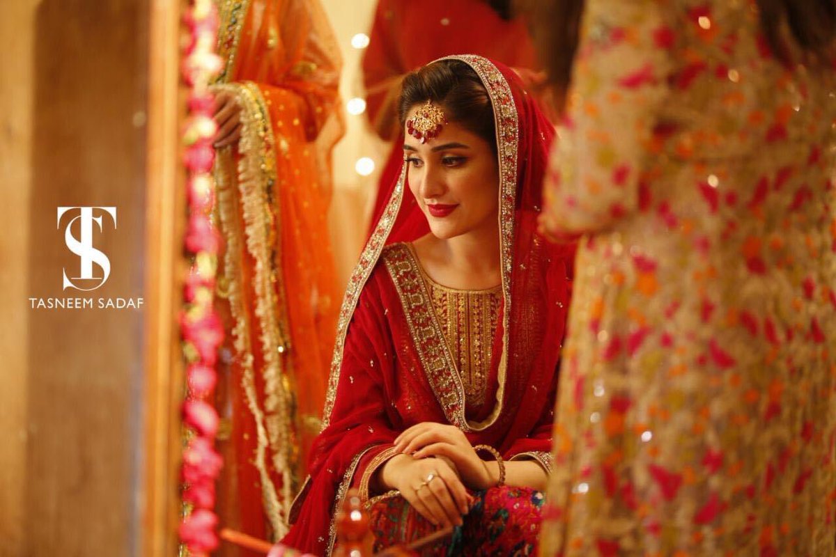 TasneemSadaf's tweet image. #AizaAwan wearing TS Bridal on the sets of drama serial #Faryad #nextlevelproduction #Faryaad🌸
#TS #TasneemSadaf 🎉 

DM FOR ORDERS
Visit us at E Street, Clifton, Karachi OR Lane 3rd, Zamzama Commerical, Karachi.
☎️: 03358290259
.
.
.
.
#TasneemSadaf #tasneemsadafofficial