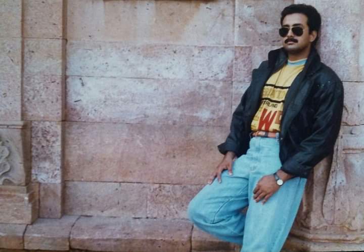 mediashahul's tweet photo. Posing in front of the 📷 is always fun.
#Throwback_Pic #Work #Love #Passion #Model #Photo_Shoot
#Modeling #Fashion #Style https://t.co/ExcYw9ReM4