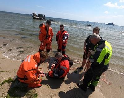 IBP_Waddenzee's tweet photo. Team Onderwater Zoekingen heeft onlangs geoefend op Texel @PolitieLE  https://t.co/C5sL2yI2Xd https://t.co/FFLGAaAamU