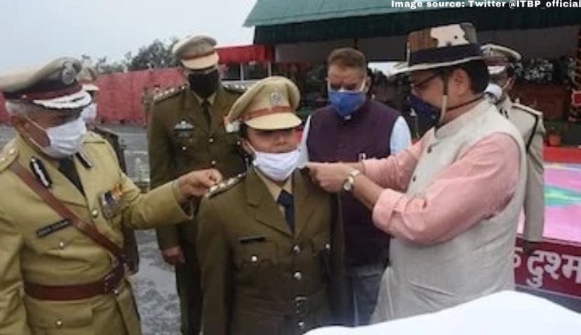 WeTheWomenAsia's tweet photo. For the first time, 2 women have joined the Indo Tibetan Border Police Force (#ITBP) as #AssistantCommandants. #Prakriti &amp; #Diksha were commissioned in combat after training at #Mussoorie. https://t.co/lcx3a70Uwn
