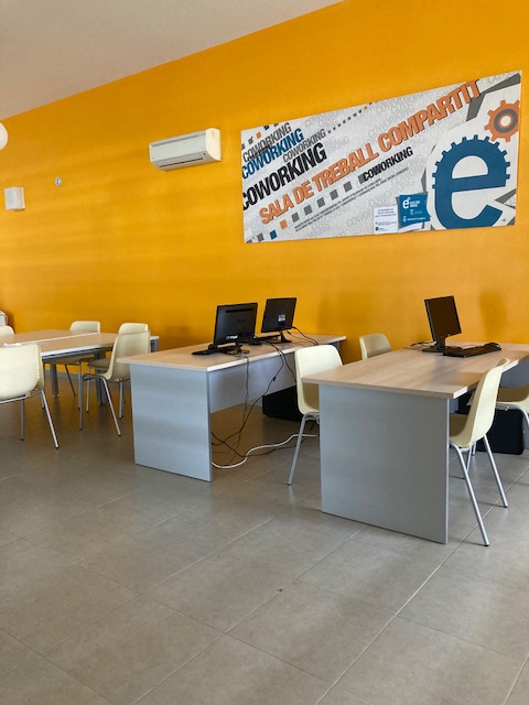 baixebreavant's tweet photo. ✌Al viver d'empreses Baix Ebre Innova disposem d'una sala Coworking, un espai de treball compartit on poder fer reunions, treball en equip i més. 🌟
Pregunteu-nos!!
📞 977-471735
📂dinamitzacio.economica@baixebre.cat
#beinnova #lloguer #coworking #emprenedoria #treballcompartit https://t.co/DTjnUy6jkT