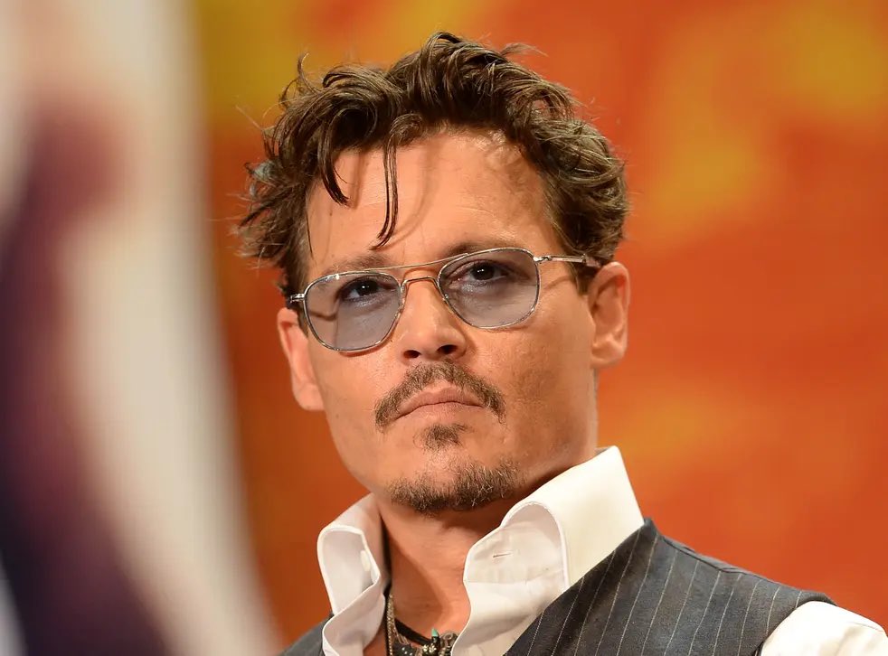 Julez719's tweet photo. Don't Break The Chain:
–Fav male celebrity
–Fav female celebrity
–A song that stole your heart
–Favorite cast of a movie or tv series
 –tag 7 peeps
@puggsley0216 @KatherineSivets @Angiereads1 @ChrisjevanN @mschinchillin @KatTayl52787525 @nlopes952 
#WynonnaEarp #BringWynonnaHome https://t.co/FO7xrwkszU