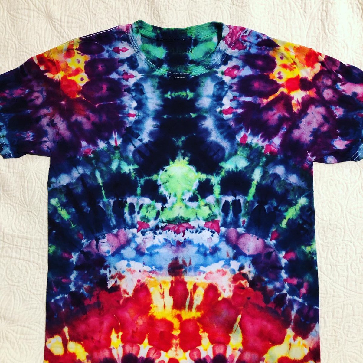 TheLeesOfMemory's tweet image. Custom batch for some cool kids. 😎 I know I need to step up my webstore game... might could do it someday? Right now it's mostly a local phenomenon. #IceAndTime #icedye #fiberreactive #prociondyes @dharmatrading 🌈🔥