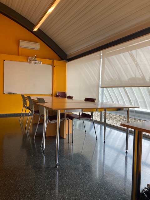 baixebreavant's tweet photo. 🔛ℹ️ Al viver d'empreses Baix Ebre Innova disposem d'eines i espais per a que les empreses puguin desenvolupar la seva activitat. Sala de juntes on realitzar reunions i entrevistes.
Pregunta sense compromís
📞 977-471735
🧾 dinamitzacio.economica@baixebre.cat
#beinnova #empreses https://t.co/hz7ofhE2hf