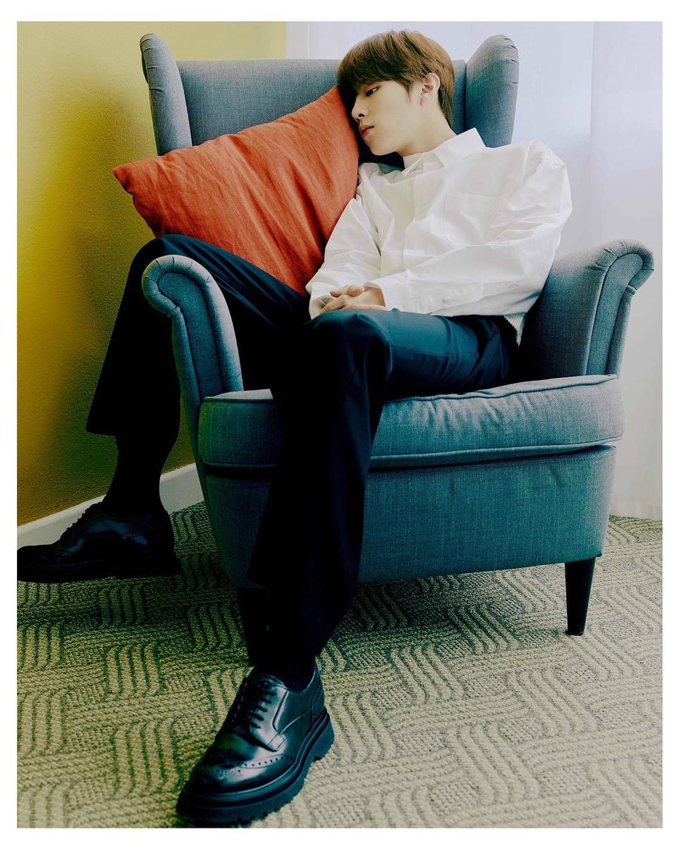 vitaminCSY's tweet photo. category: so tired of carrying their agencies🤭 https://t.co/zxvI1jTaWm