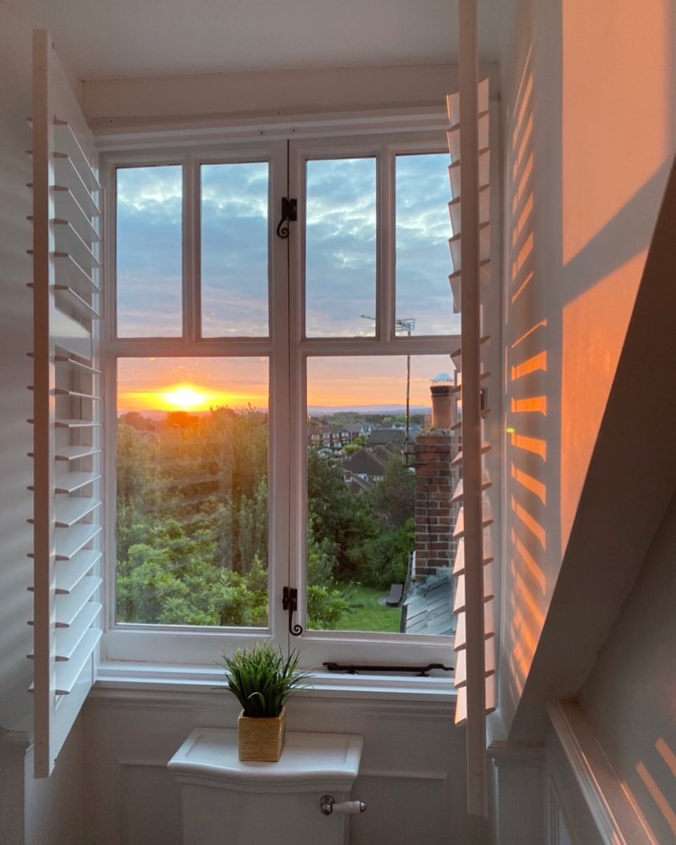 “The advantages of an early morning trip to the loo is a beautiful sunrise shot... Also a good opportunity to show you my new shutters in my attic bathroom” - @victorianhouseno6 🌅🧡